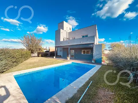 Venta / Permuta - Excelente Casa Pilar del Este Barrio San Alfonso sobre lote de 500 m2