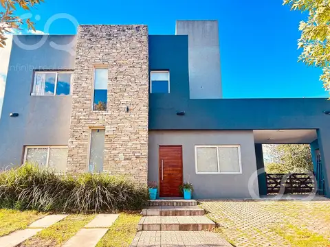 Venta Excelente Casa Pilar del Este Barrio San Alfonso sobre lote de 500 m2