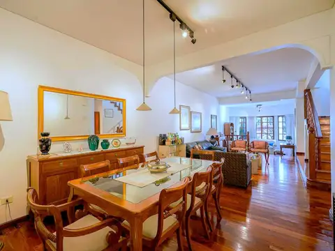 Venta Casa 6 ambientes en Caballito con jardín y terraza dep