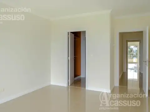 Departamento 4 ambientes con 3 baños