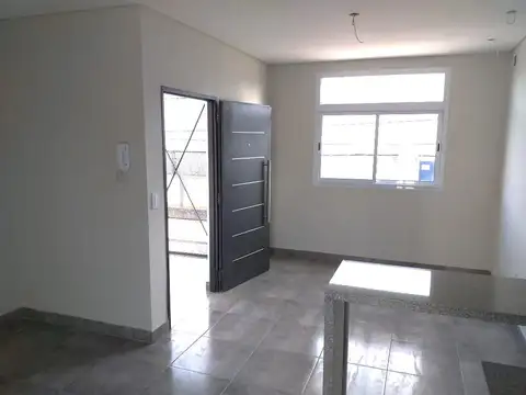 departamento 2 ambientes en venta en lujan centro con balcón sin expensas