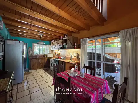 Casa en Venta con 2 cocheras