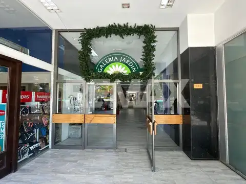 VENTA OFICINA/LOCAL GALERIA JARDIN AV. ARGENITINA