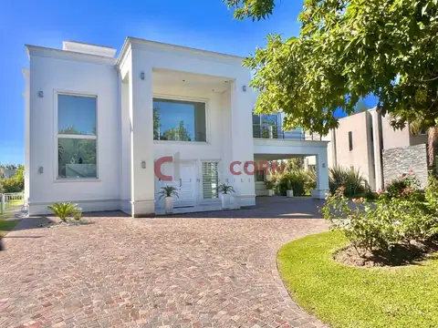 Casa en Venta de 5 dormitorios