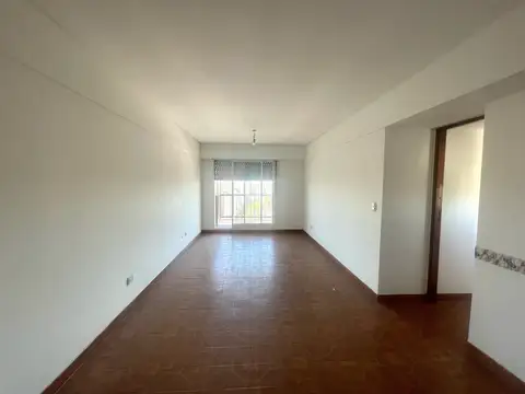 3 ambientes con balcón en Floresta