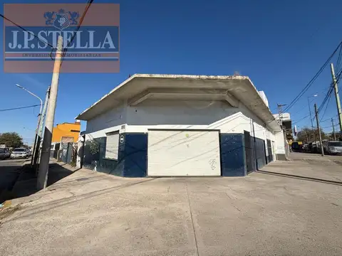 3 Locales y Dpto 3 amb en esquina s/ Avenida 560 m² Cub. Lote 657 m² - Isidro Casanova