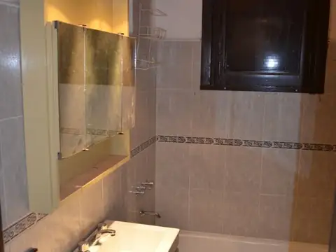 Depto Tipo Casa en Venta 64 años
