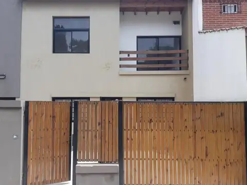 Depto Tipo Casa en Venta al Este