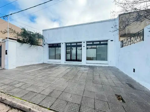 Local semi céntrico