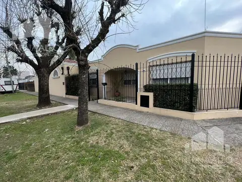 Casa en Venta en Castelar Norte, USD 240.000