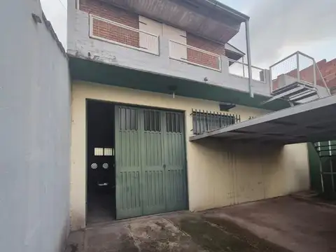 Casa 2 ambientes con 1 baño