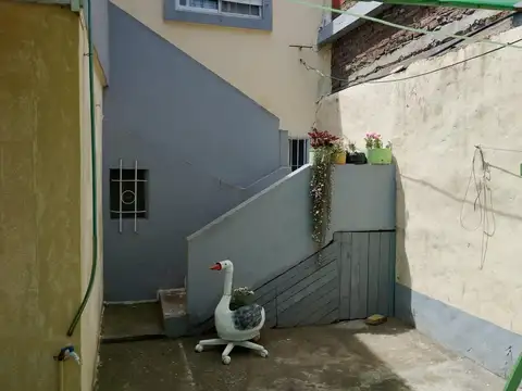 Depto Tipo Casa en Venta 40 años