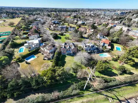 Casa en Venta al Este