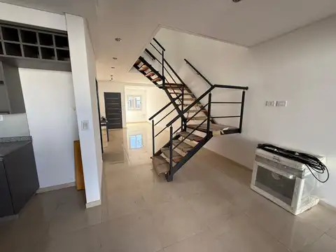 Depto Tipo Casa 4 ambientes con 2 baños