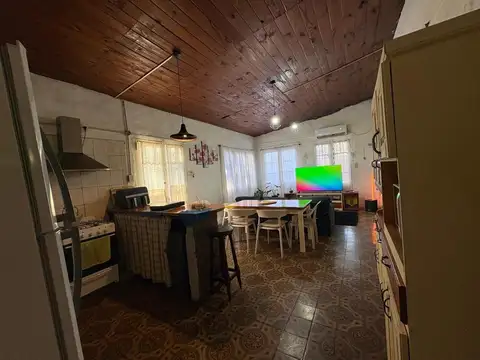 Casa 4 ambientes con 1 baño
