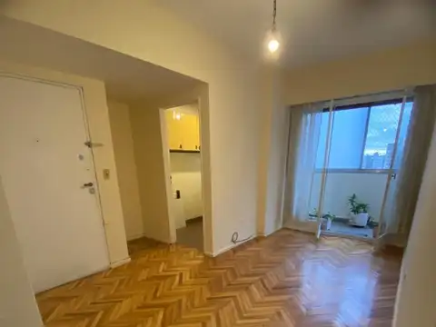 Defensa 1200 , Piso 8