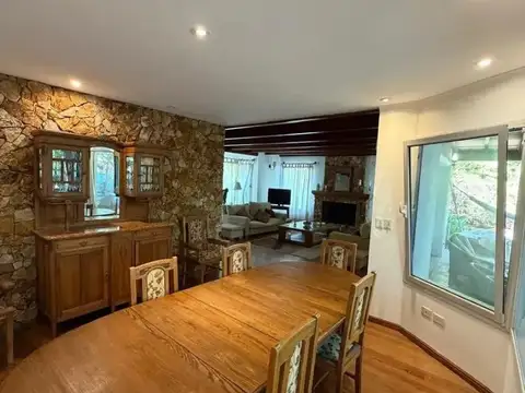 Casa en Alquiler de 4 dormitorios