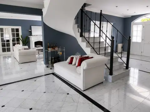 Casa en Venta en El Establo, USD 750.000