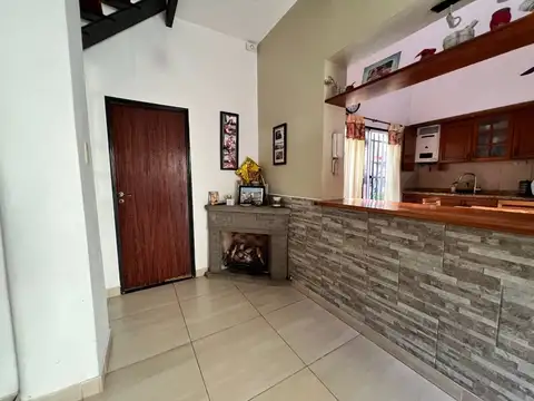 Depto Tipo Casa 4 ambientes con 3 baños