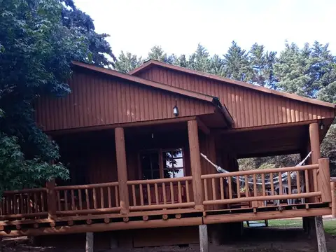 Cabaña en venta en Santa Monica. A dos cuadras del Río Santa Rosa.