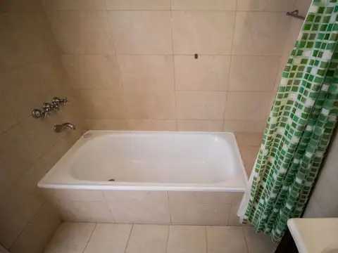 LAUNDRY - BALCON - MUY LUMINOSO - AL FRENTE