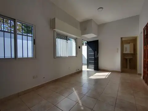 Depto Tipo Casa 3 ambientes con 1 baño
