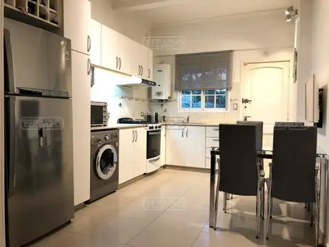 Casa 6 ambientes con 2 baños