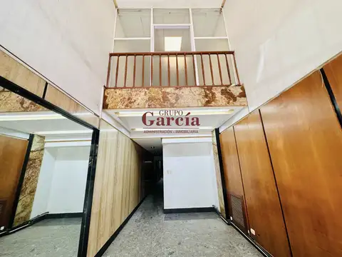 Local doble altura ideal para tareas administrativas!