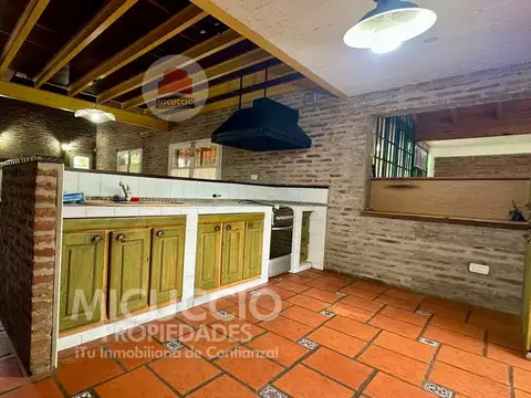 Casa 4 ambientes con 3 baños