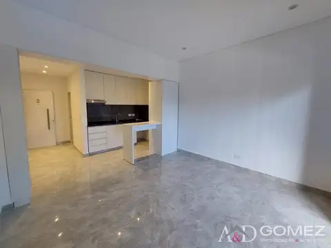 LINDO MONOAMBIENTE AL FRENTE 1ER PISO POR ESCALERA