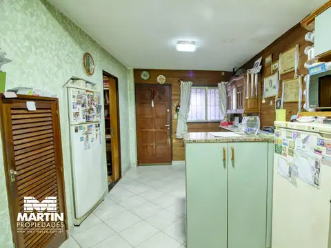 Casa 5 ambientes con 3 baños