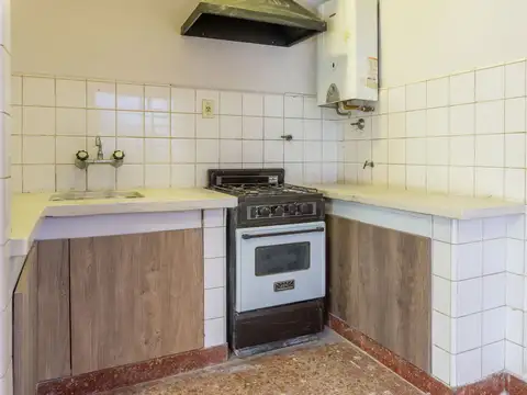 Casa 6 ambientes con 2 baños