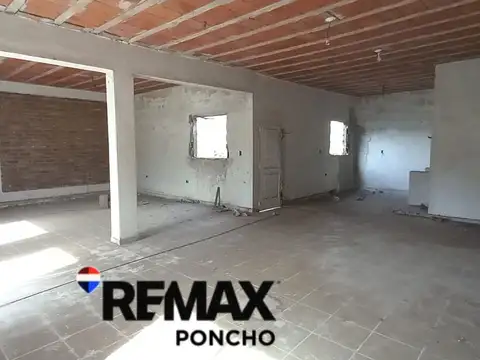 SE VENDE CASA A TERMINAR de 90 M2 EN ZONA ALTA