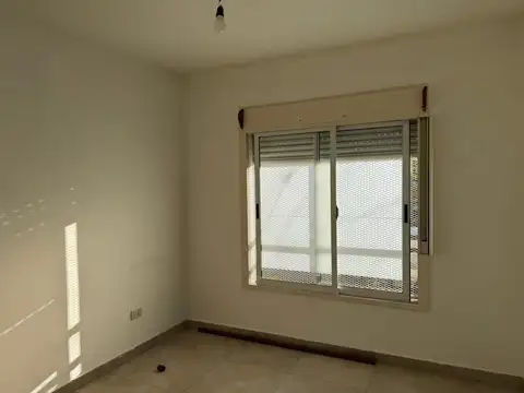 Mitre 2200, Piso PB