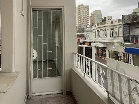 ALVEAR 2700, Piso 1