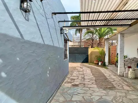 Casa 2 ambientes con 1 baño