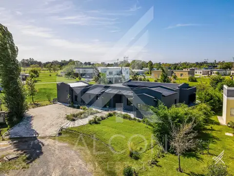Casa en Venta en Medal Country Club