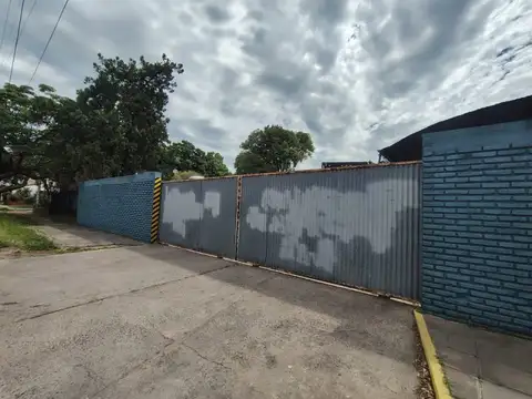 Lote de 900m con Mejoras - para Estacionamiento - Alquiler