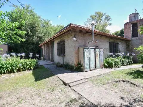 Casa 5 ambientes con 1 baño