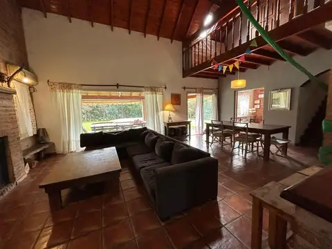 Casa en Venta con 1 cochera