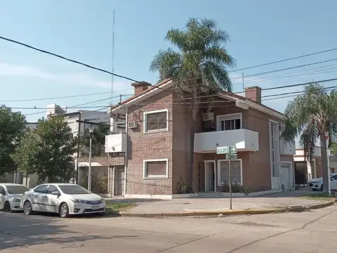 SE VENDE CASA CENTRO DE RECONQUISTA