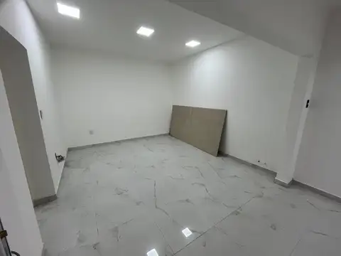Luis Dellepiane 600, Piso PB