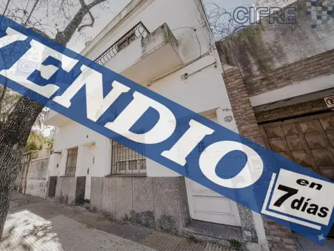 PH a refaccionar de 3 ambientes en primer piso por escalera, entrada indepte en Agronomia