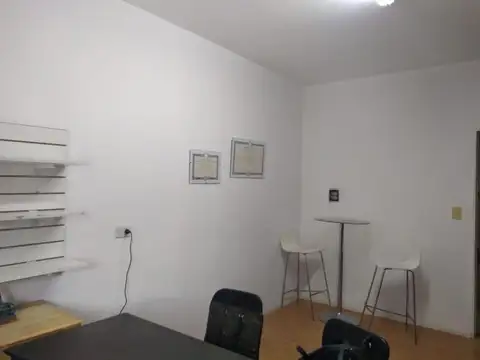 Oficina en Alquiler en Morón, $ 300.000