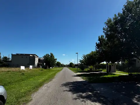 Terreno en Venta 20  mts Fondo