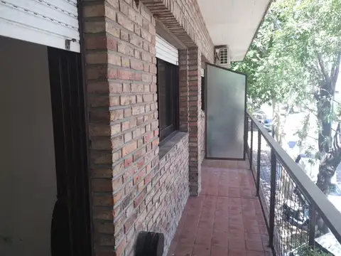 Depto de dos amb muy amplio, sin expensas