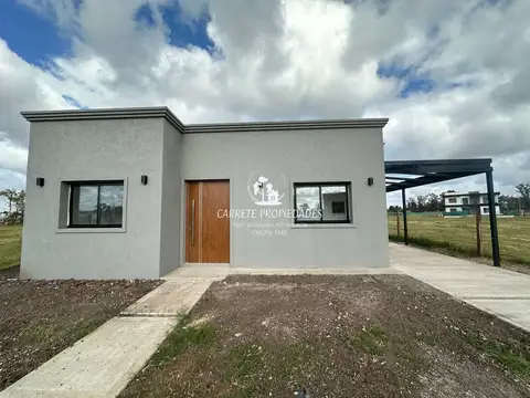 OPORTUNIDAD. Casa en venta con pileta. Barrio Santa Sofia. Pilar del Este