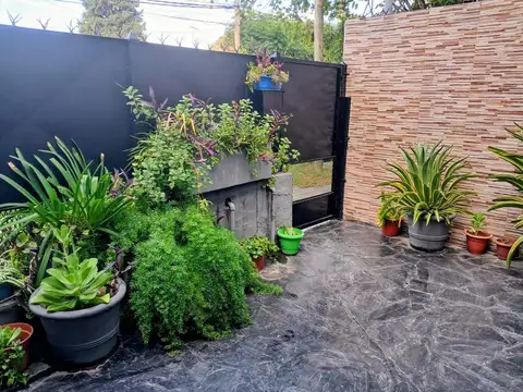 Depto Tipo Casa en Venta con 1 cocheras