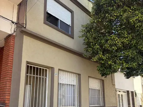 PH 4 AMBIENTES , EN DOS PLANTAS , POCAS UNIDADES