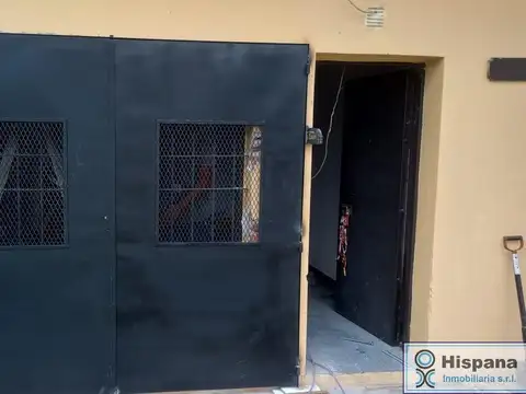 Carlos Calvo, entre Independencia y Valentín Gómez al 1400